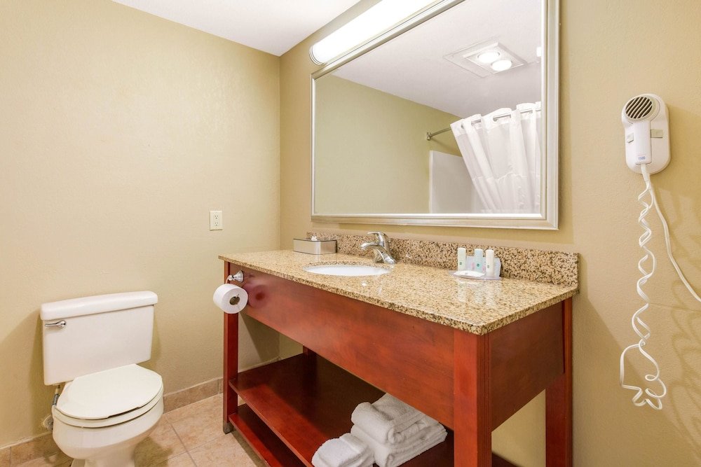 Фото Quality Inn & Suites Georgetown - Seaford