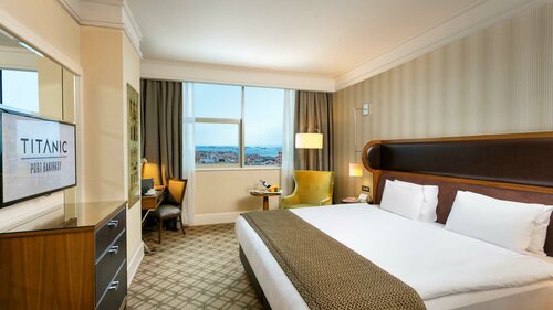 Внешний вид отеля Titanic Port Bakirkoy в Бакыркёйе, фото 3