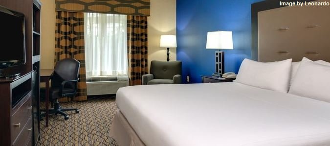 Фото Holiday Inn Express Tower Center, an Ihg Hotel