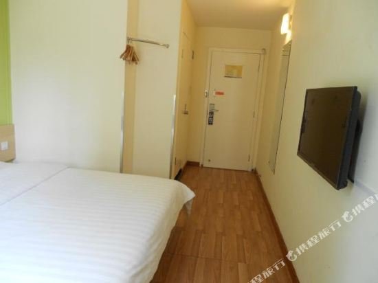 Фото 7 Days Inn Zhuzhou The Central Plaza Branch