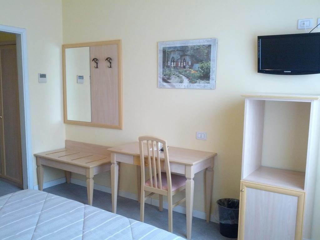 Фото Hotel Cremona Viale