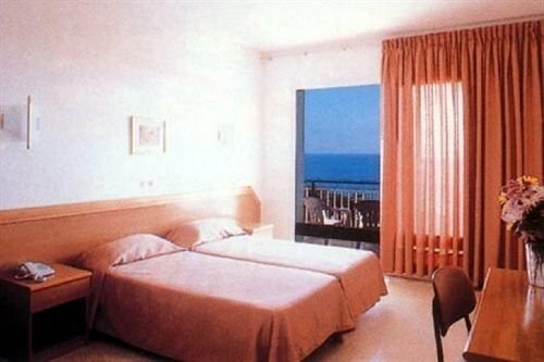 Внешний вид отеля Hotel Reymar в Мальграт-де-Маре, фото 5