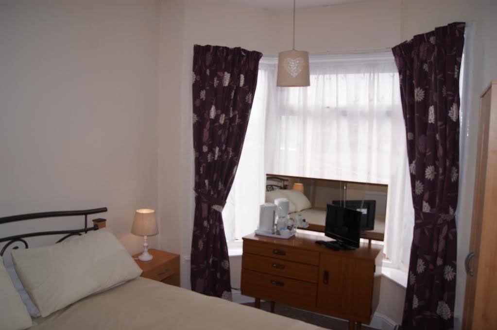 Фото Cameron Court B&b