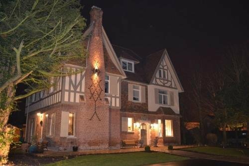 Гостиница Au Petit Manoir в Сенте-Омере