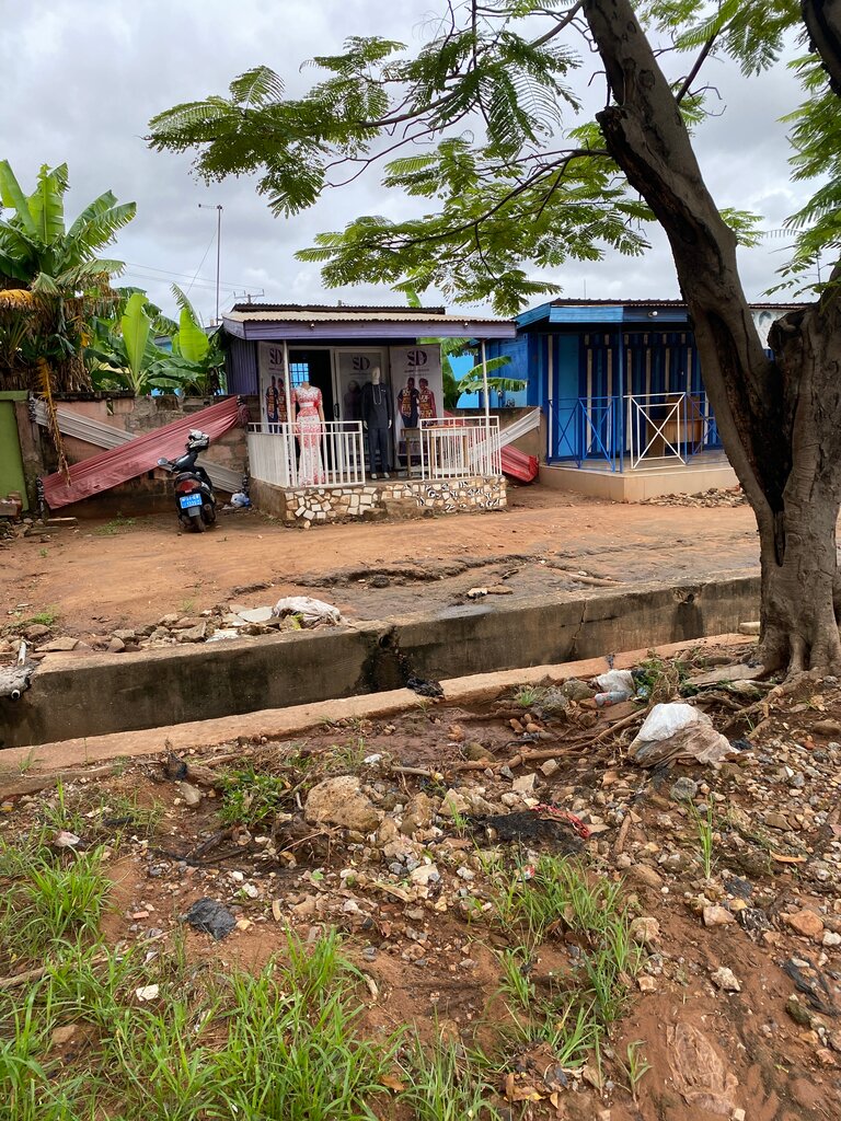 Clothing store Sammy Designs, Accra, photo