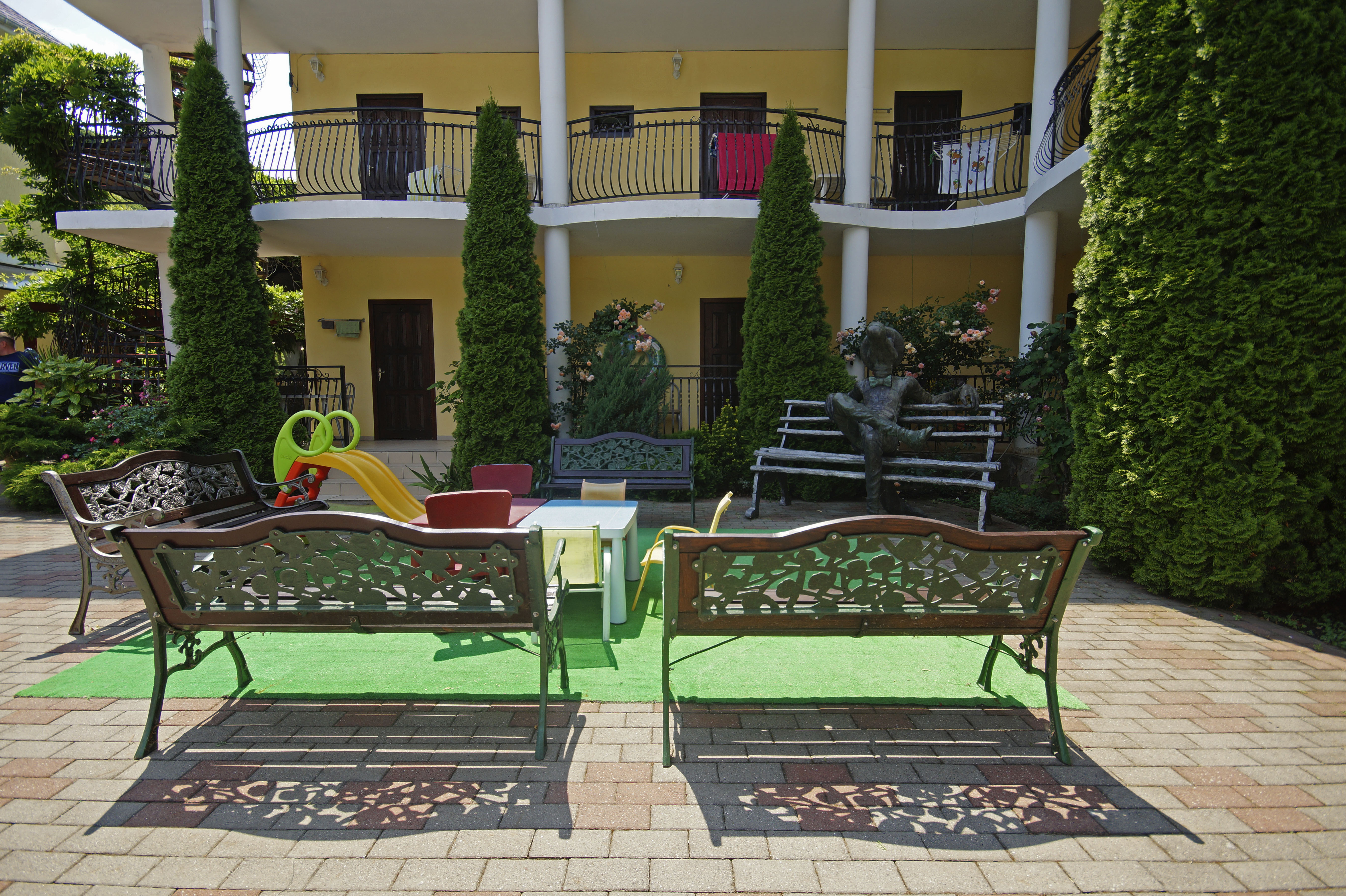 Фото Селена