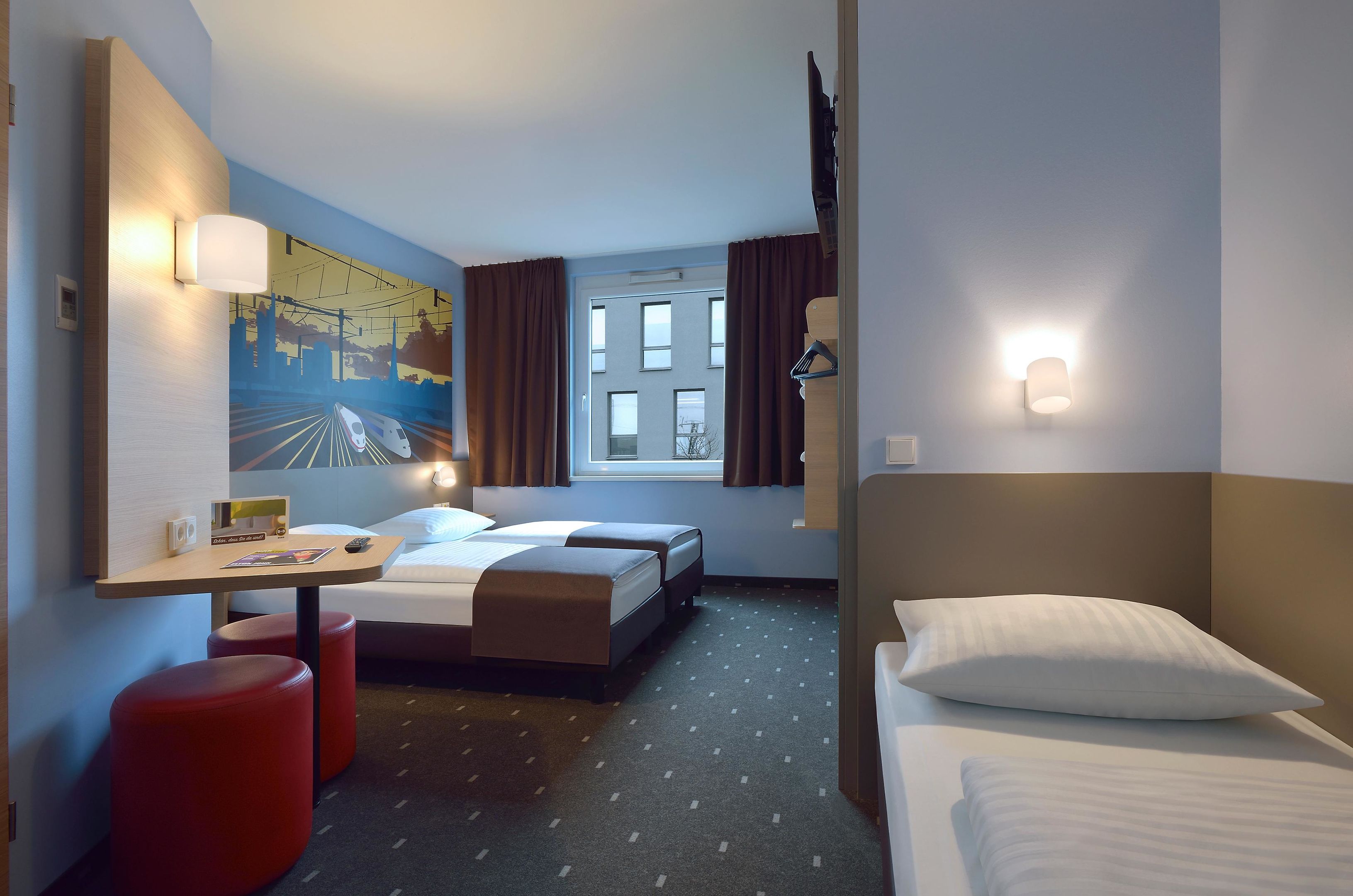 Фото B&b Hotel Saarbrücken-Hbf