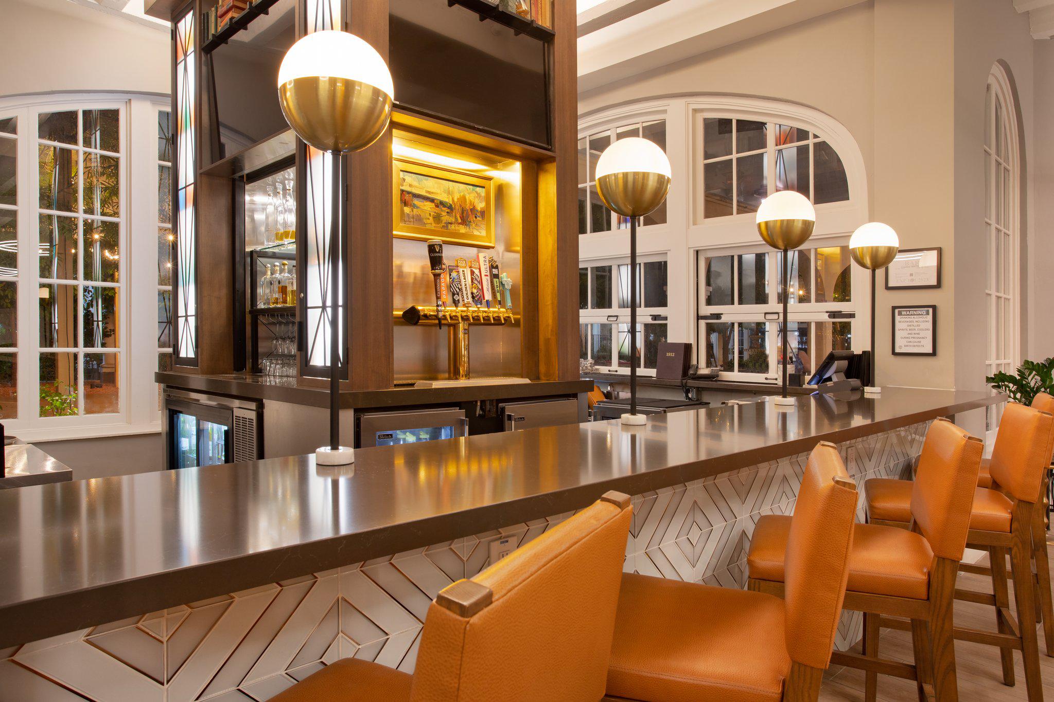 Фото Crowne Plaza Phoenix - Chandler Golf Resort, an Ihg Hotel