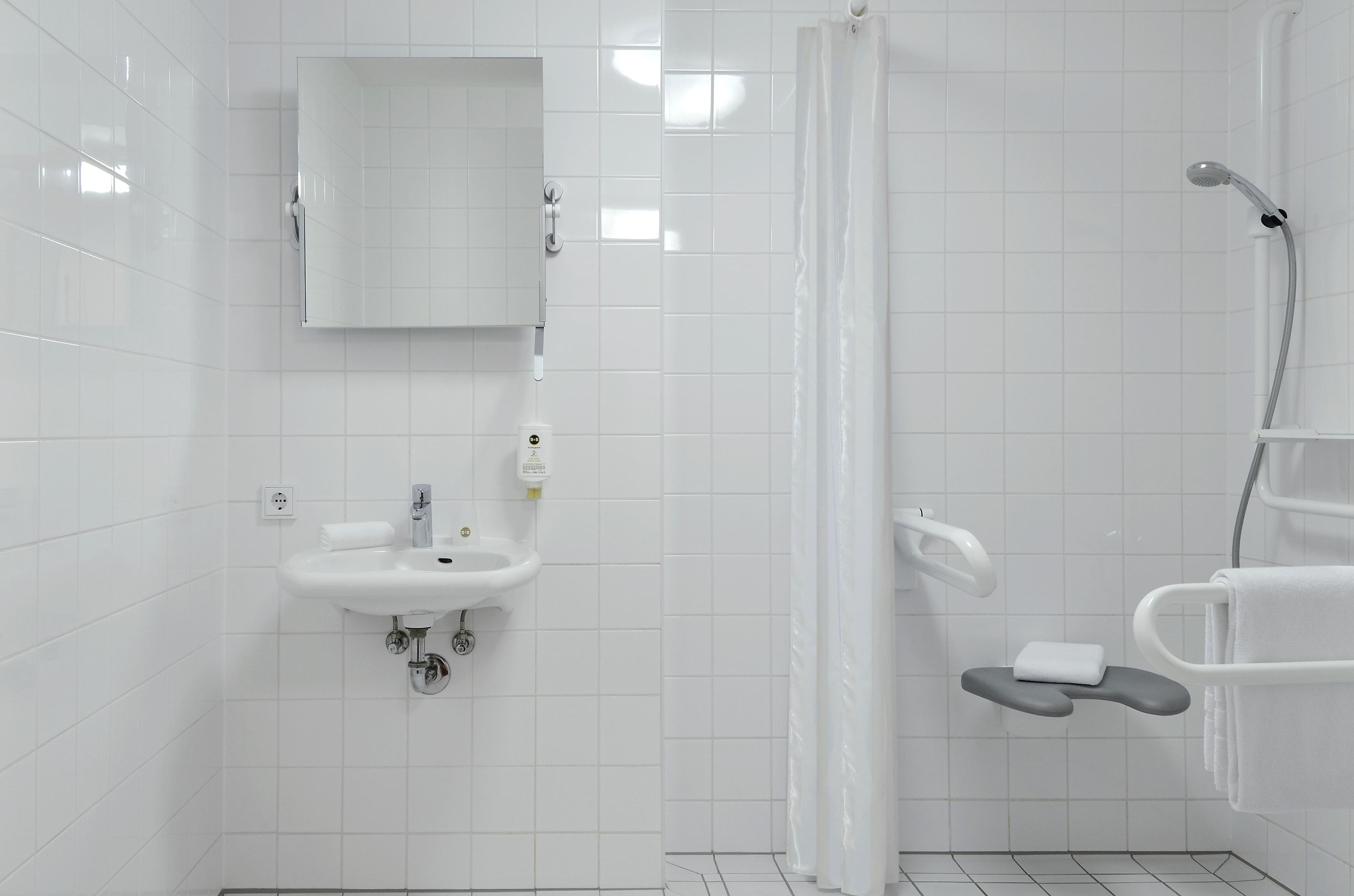 Фото B&b Hotel Stuttgart-City