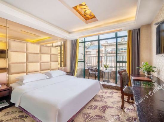 Фото Yiwu Yuejia Hotel