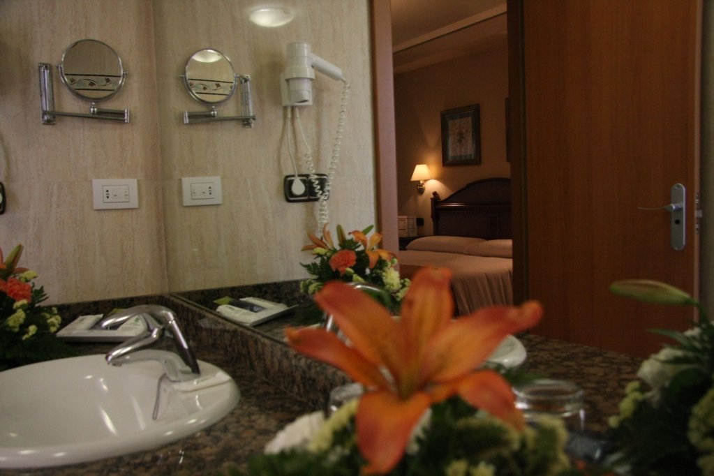 Фото Hotel Lasa Sport