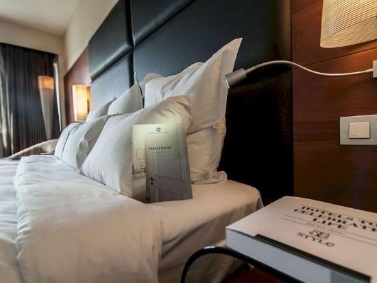 Фото Barcelona Airport Hotel