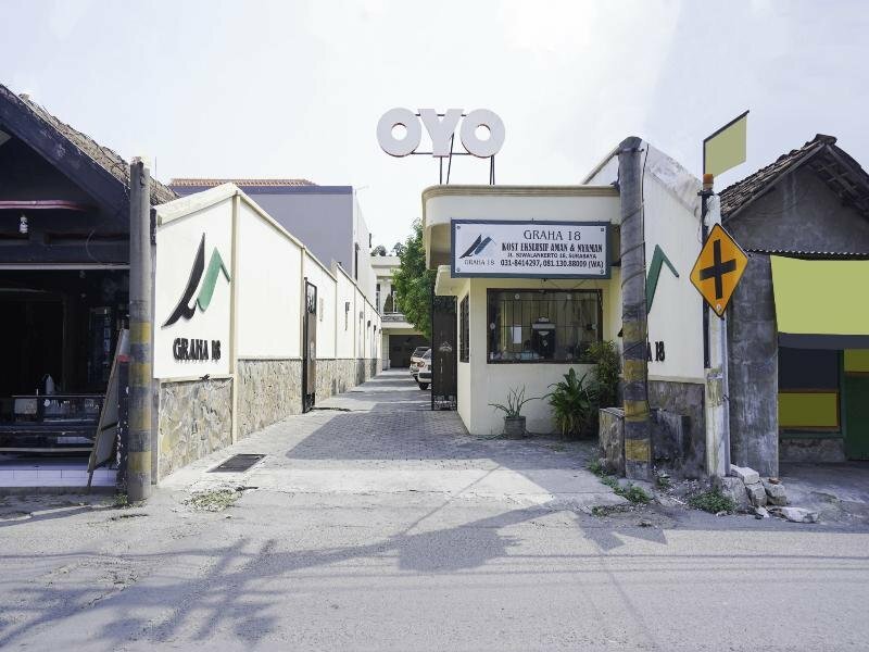 Hotel Oyo 2902 Graha 18, Surabaya, photo