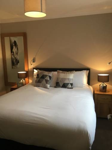 Фото The Three Horseshoes Hotel