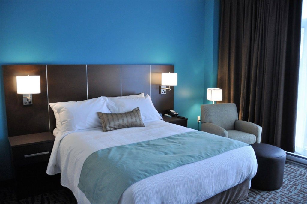 Фото Best Western Plus Hotel Montreal