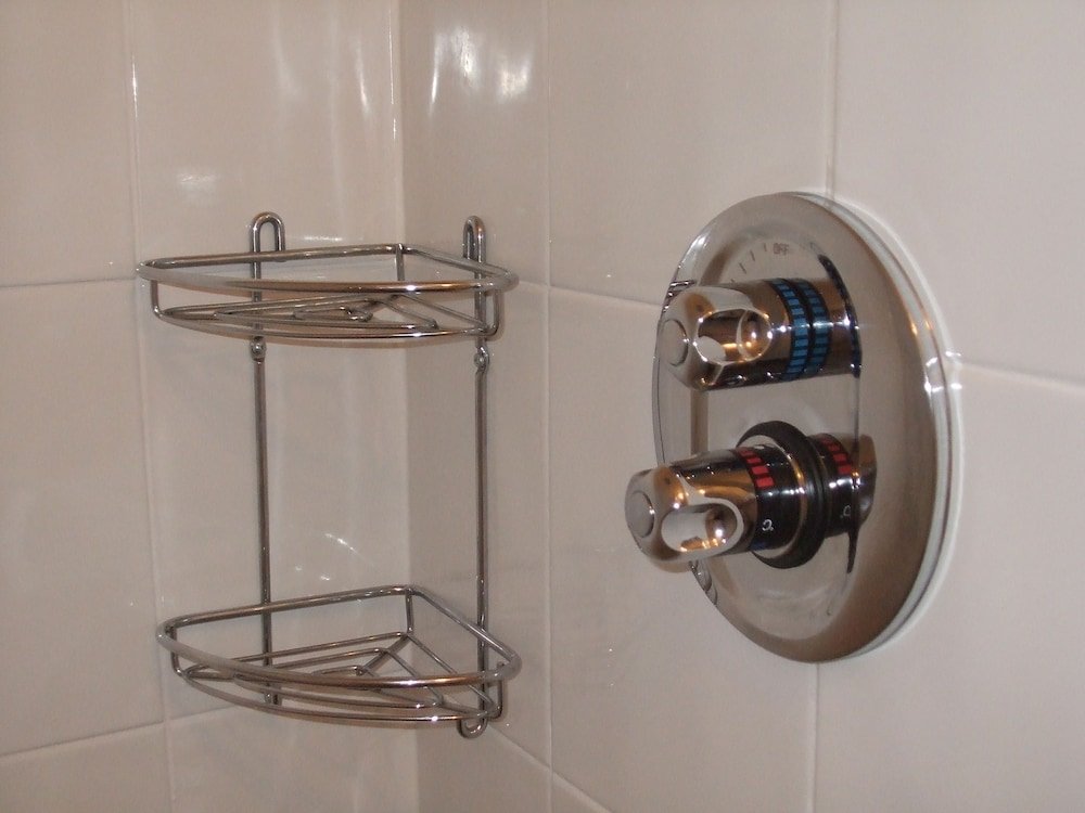 Фото Swiss Cottage Bed And Breakfast