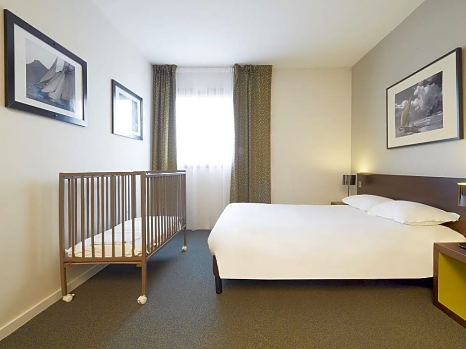 Фото Hotel Kyriad Orly Aéroport Athis Mons