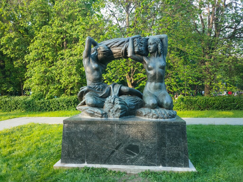 Genre sculpture Bread, Moscow, photo