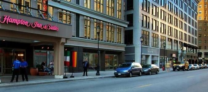 Фото Hampton Inn & Suites Milwaukee Downtown