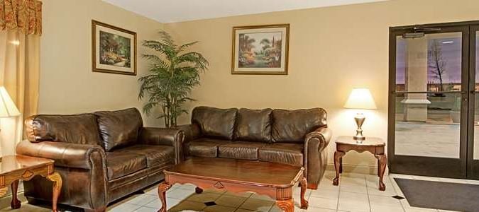 Фото Days Inn by Wyndham McKinney