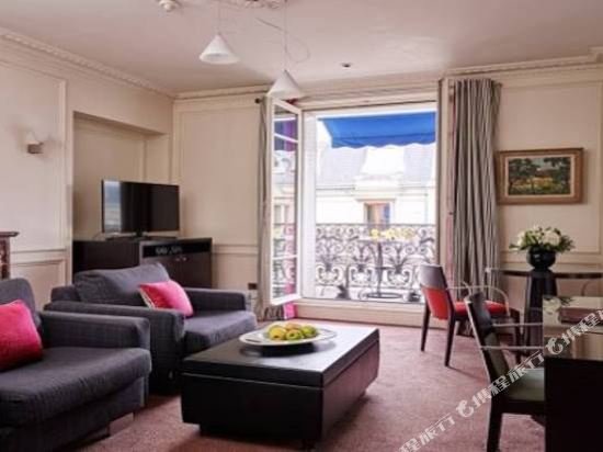 Фото La Trémoille Hotel