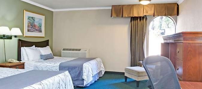 Фото Days Inn by Wyndham San Jose