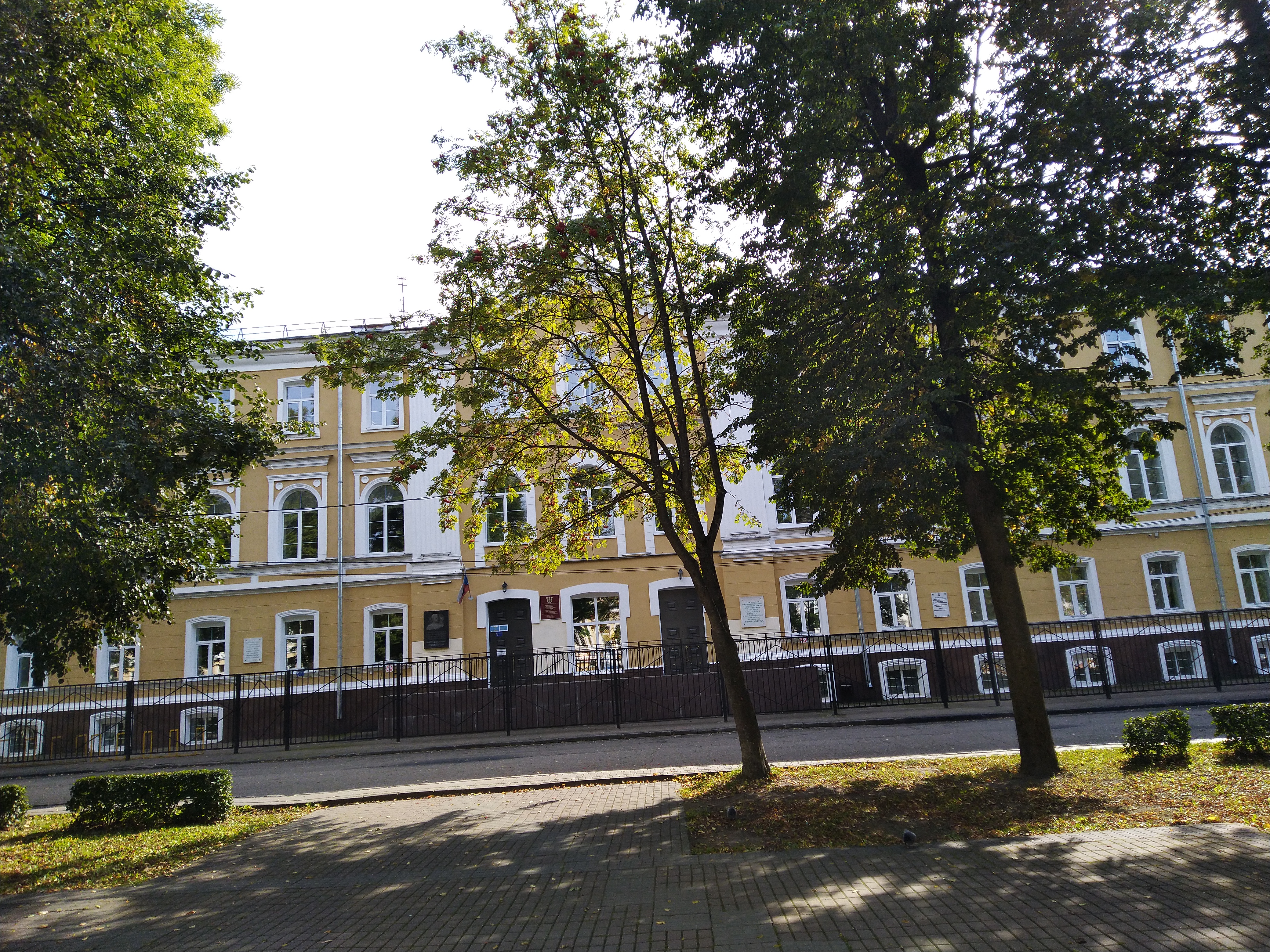 4 гимназия смоленск фото