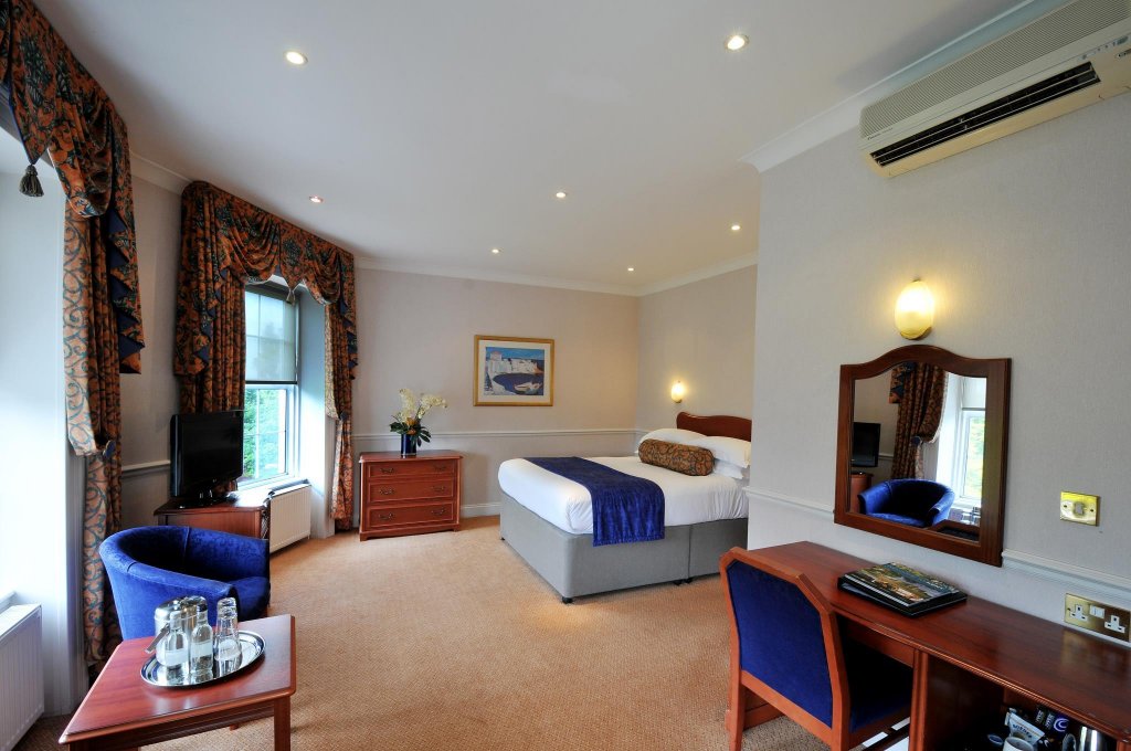 Фото The Bromley Court Hotel