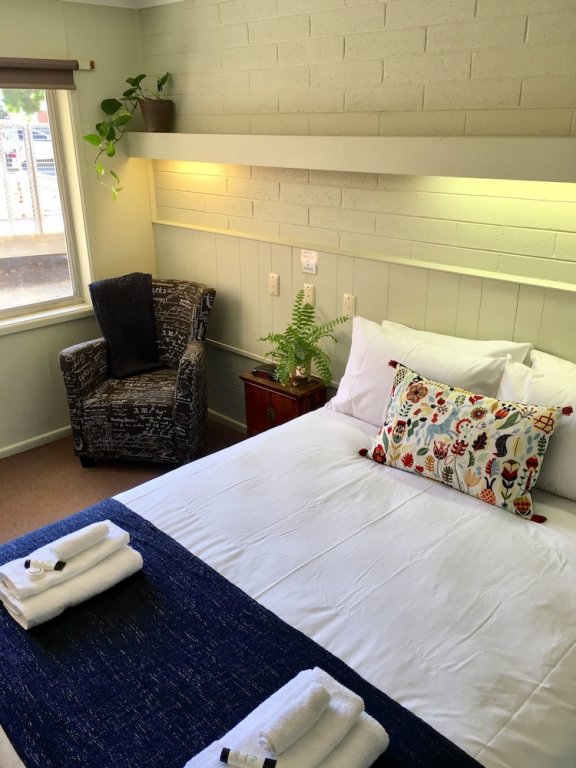 Фото Finley Country Club Hotel Motel