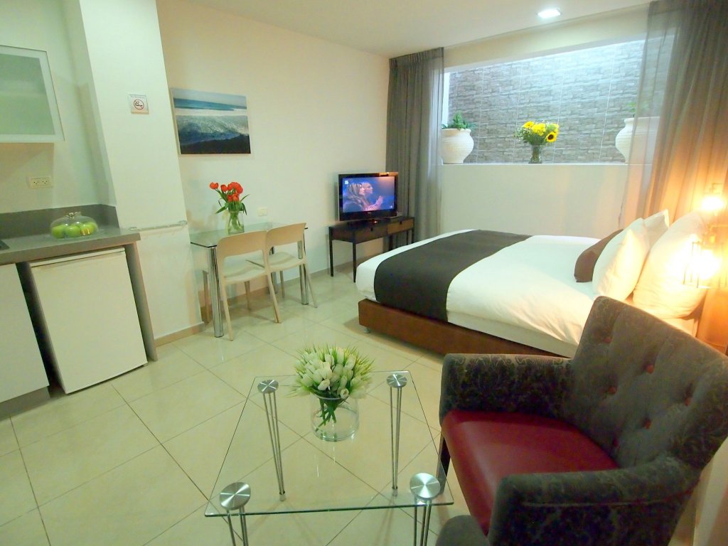 Фото отеля 2