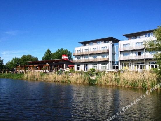 Фото Riverside Hotel