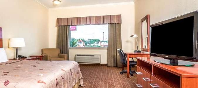 Фото Ramada by Wyndham College Station
