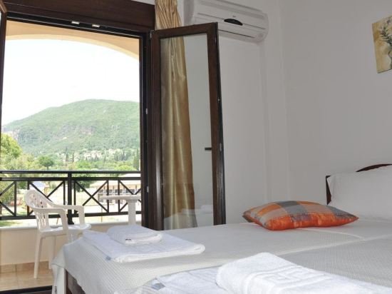 Фото Dionisos Apartments