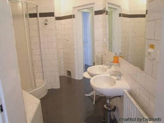 Фото Old Town Square Apartments