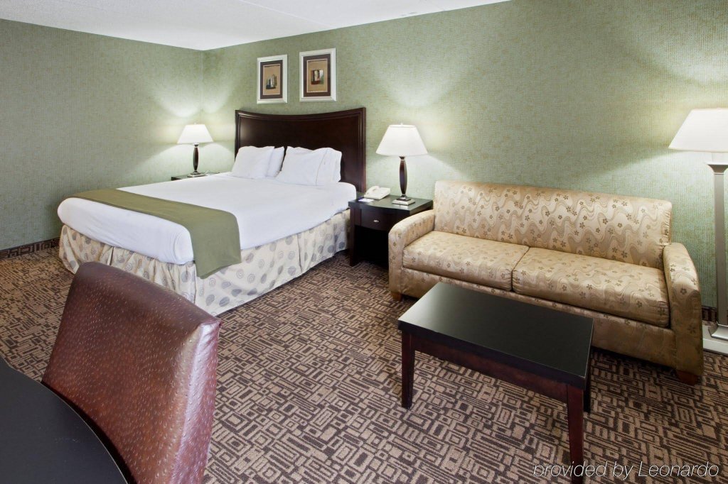 Фото Holiday Inn Express & Suites Harrison