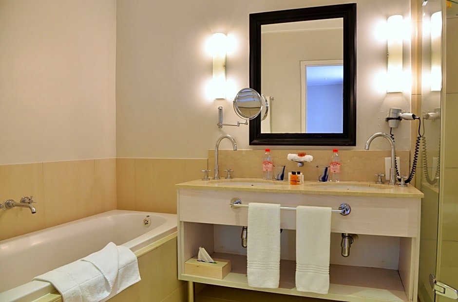 Фото Le Franschhoek Hotel & SPA