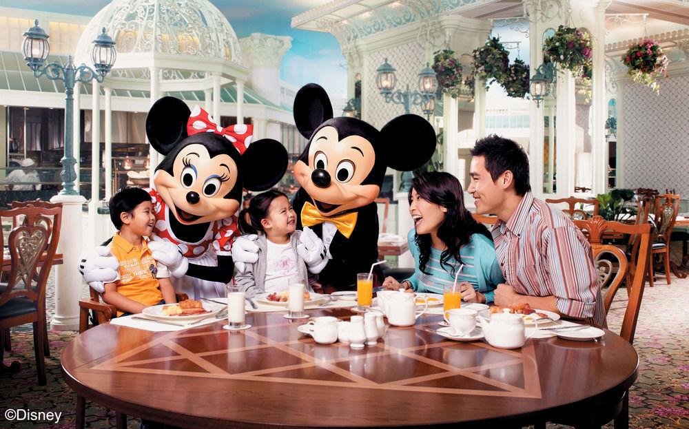 Фото Hong Kong Disneyland Hotel
