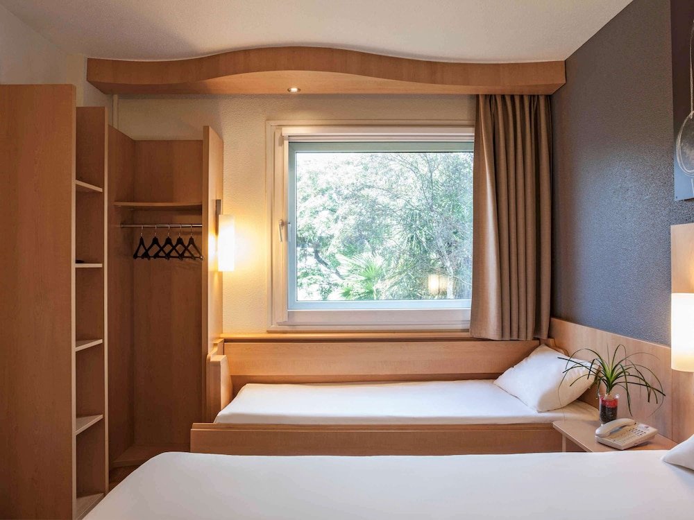 Фото Ibis Barcelona Cornella