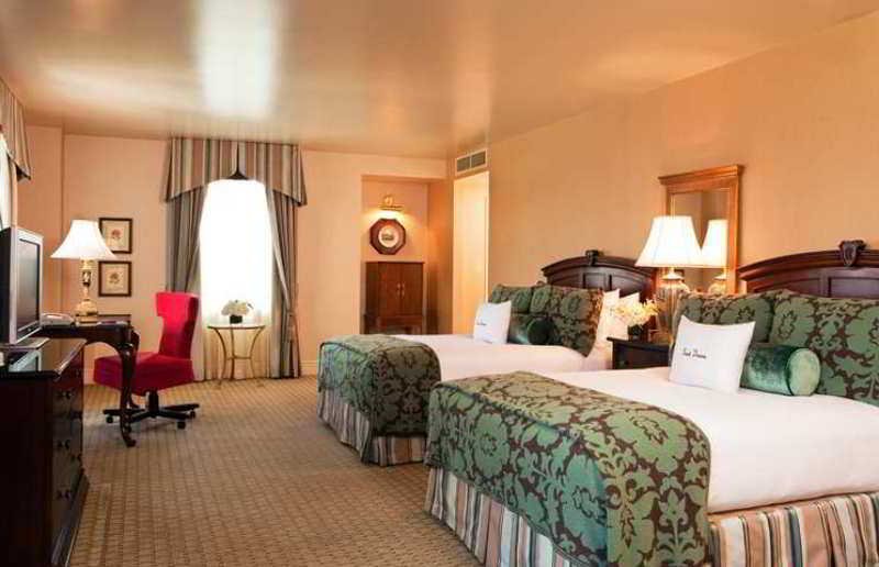 Фото Hotel Roanoke & Conference Ctr, Curio Collection by Hilton