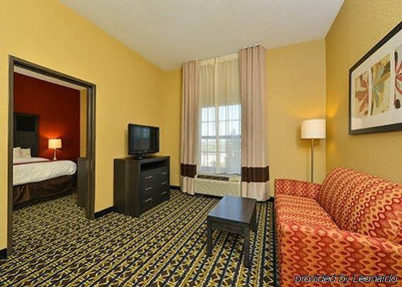 Фото Comfort Suites Monroe