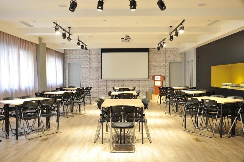 Фото Hotel Campanile Shanghai Natural History Museum