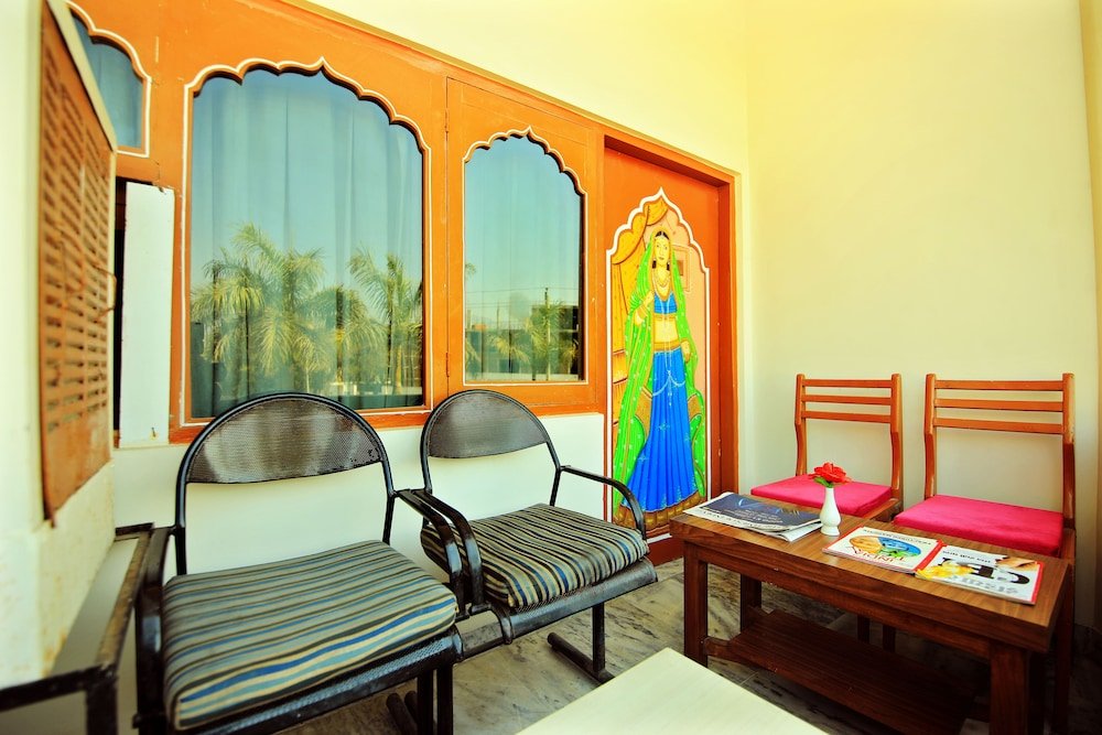 Фото Hotel Chandrawati Palace