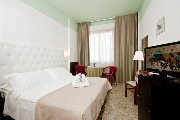 Фото Hotel La Perla Rimini