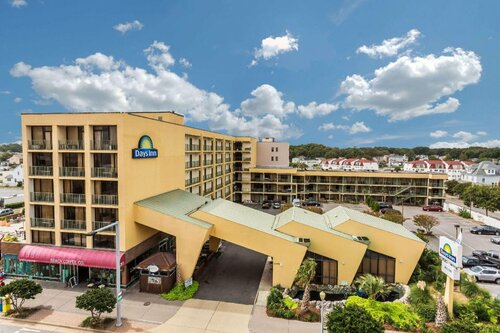 Гостиница Days Inn by Wyndham Virginia Beach At The Beach в Вирджиния-Бич