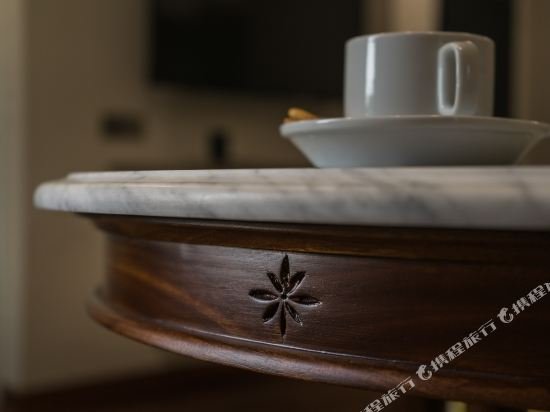 Фото Treasures Hotel and Suites