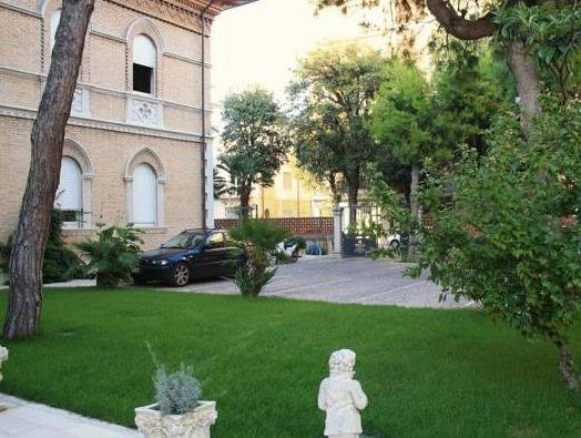 Фото Hotel Chiaraluna