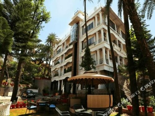 Sheratone - A Luxury Hotel