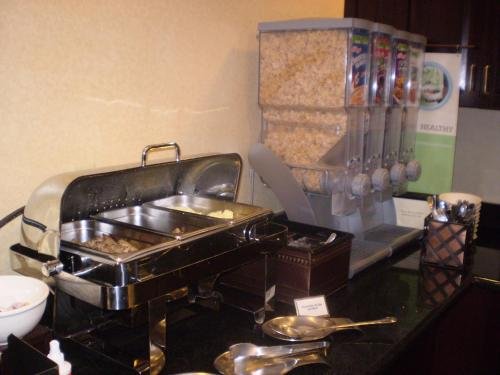 Фото Country Inn & Suites by Radisson, Hampton, Va