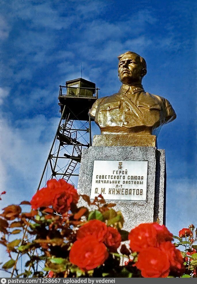 Памятник, мемориал Памятник Кижеватову А.М., Брест, фото