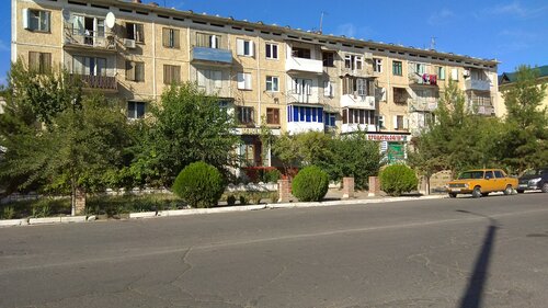 Jenya Lanoning yalangoch surati